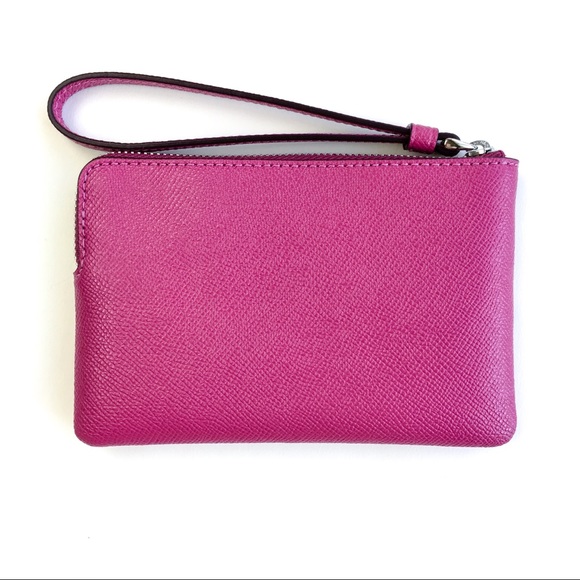 Coach CORNER ZIP WRISTLET - Picture 2 of 4